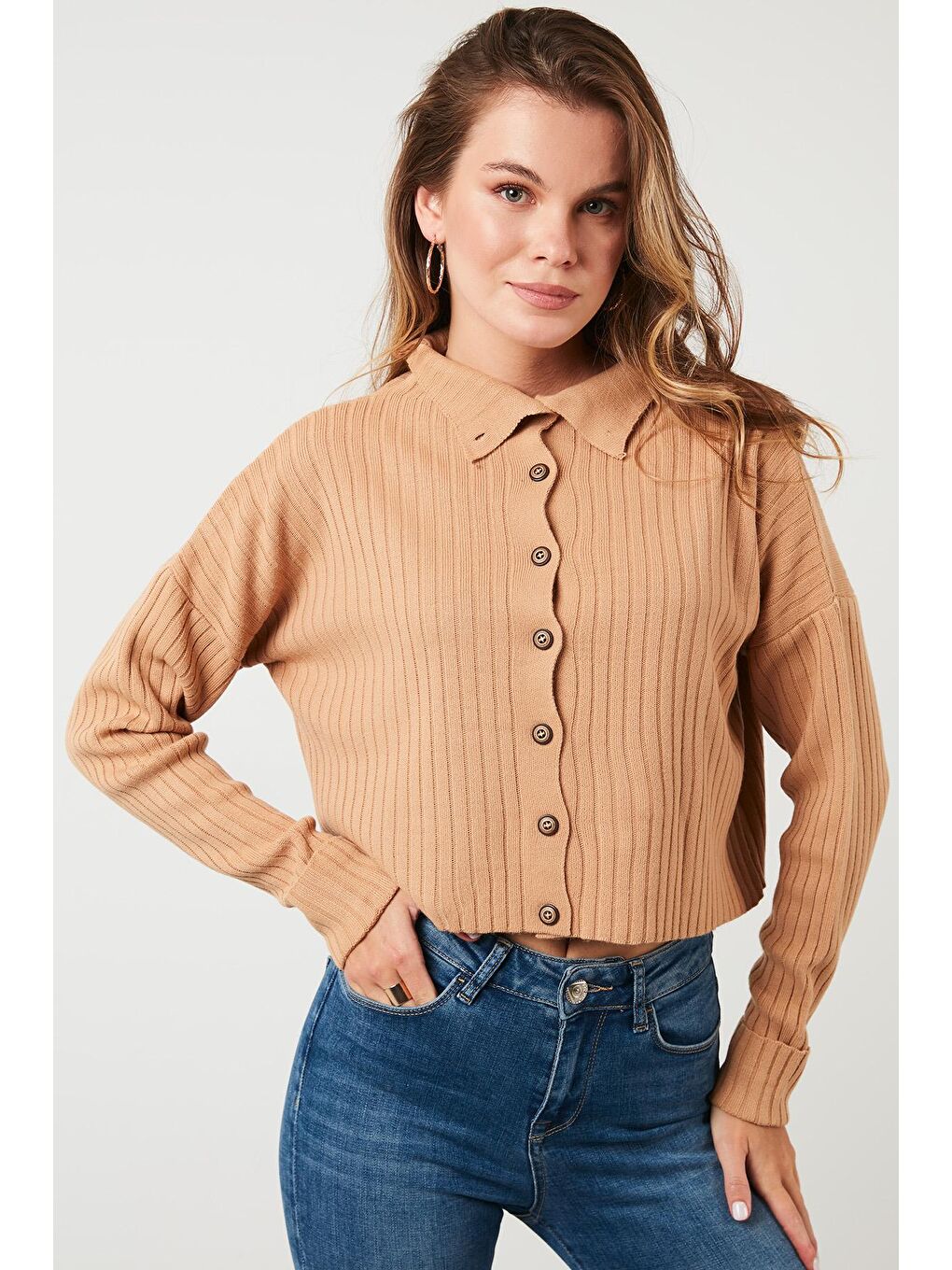 Kahverengi Düğmeli Dik Yaka Fitilli Örme Hırka 4616003-1