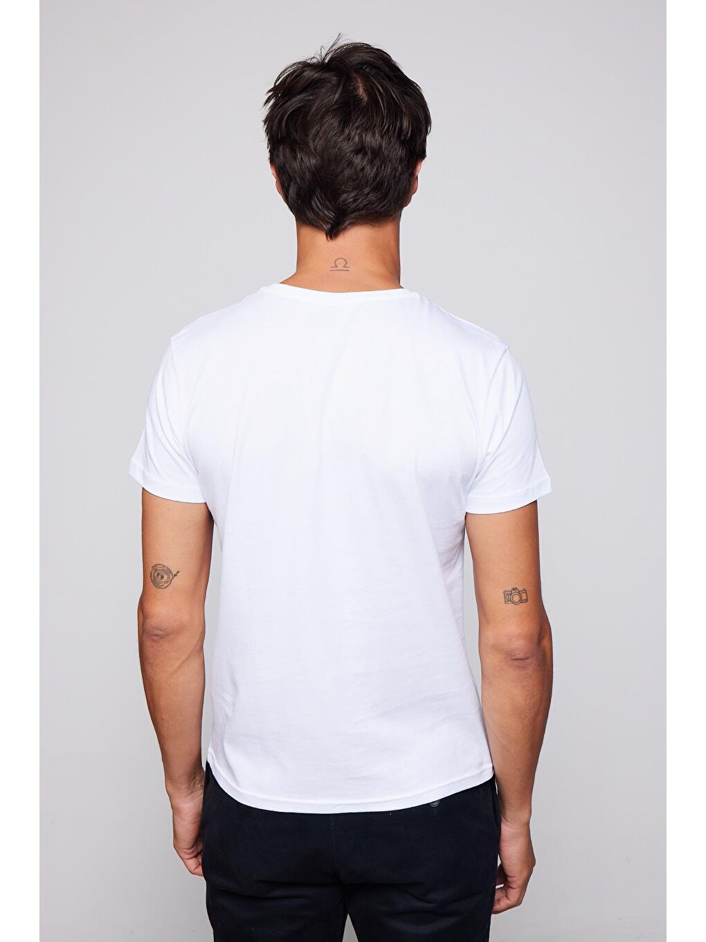 Erkek Slim Fit Dar Kesim %100 Pamuk Yumuşak Dokulu Baskılı Beyaz Bisiklet Yaka Tişört-4