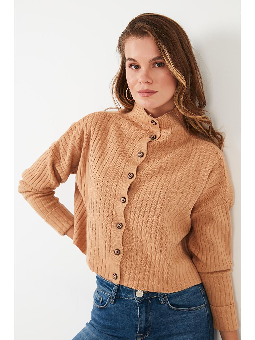 Kahverengi Düğmeli Dik Yaka Fitilli Örme Hırka 4616003-3