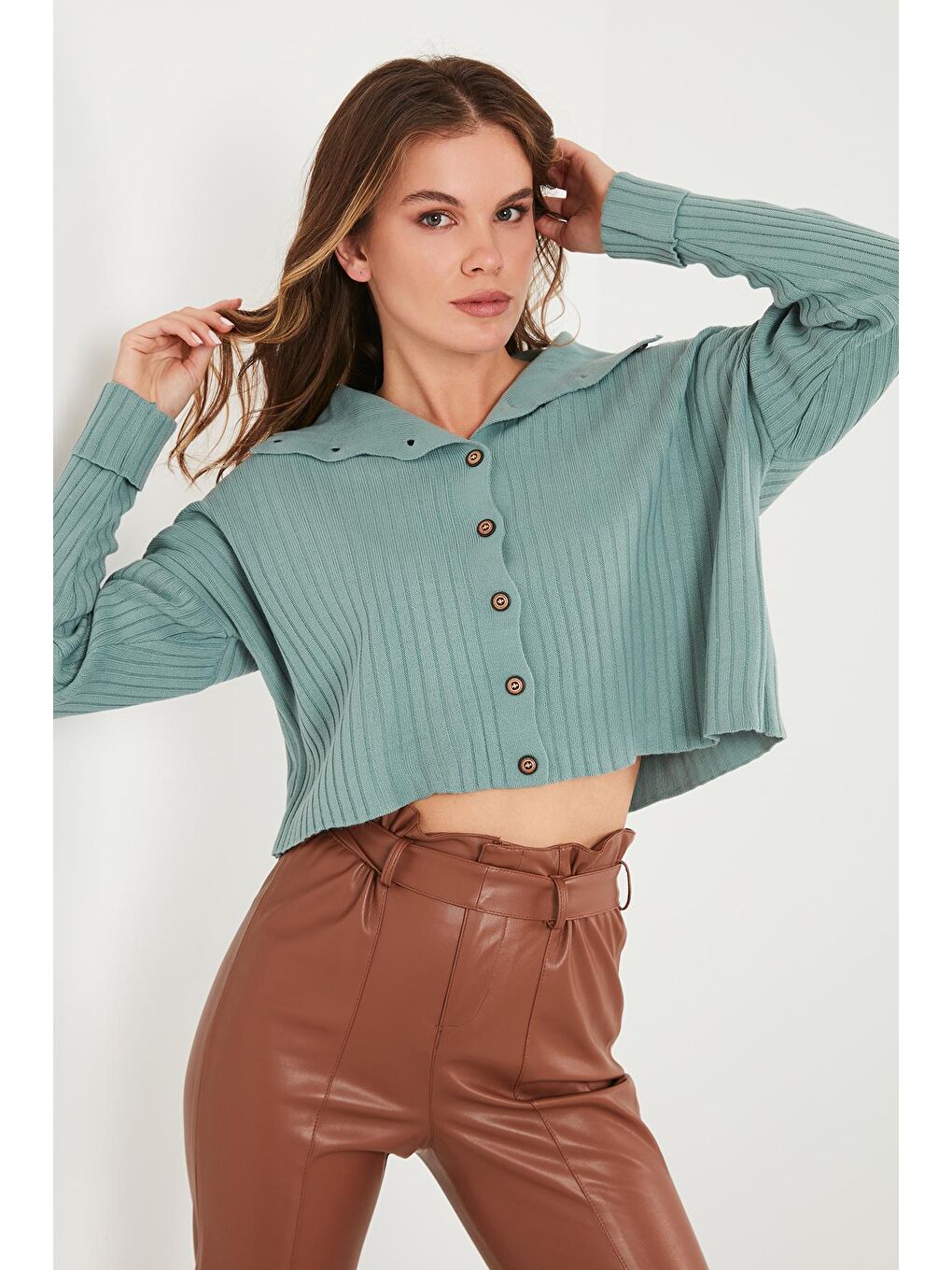 Yeşil Düğmeli Dik Yaka Fitilli Örme Hırka 4616003-1