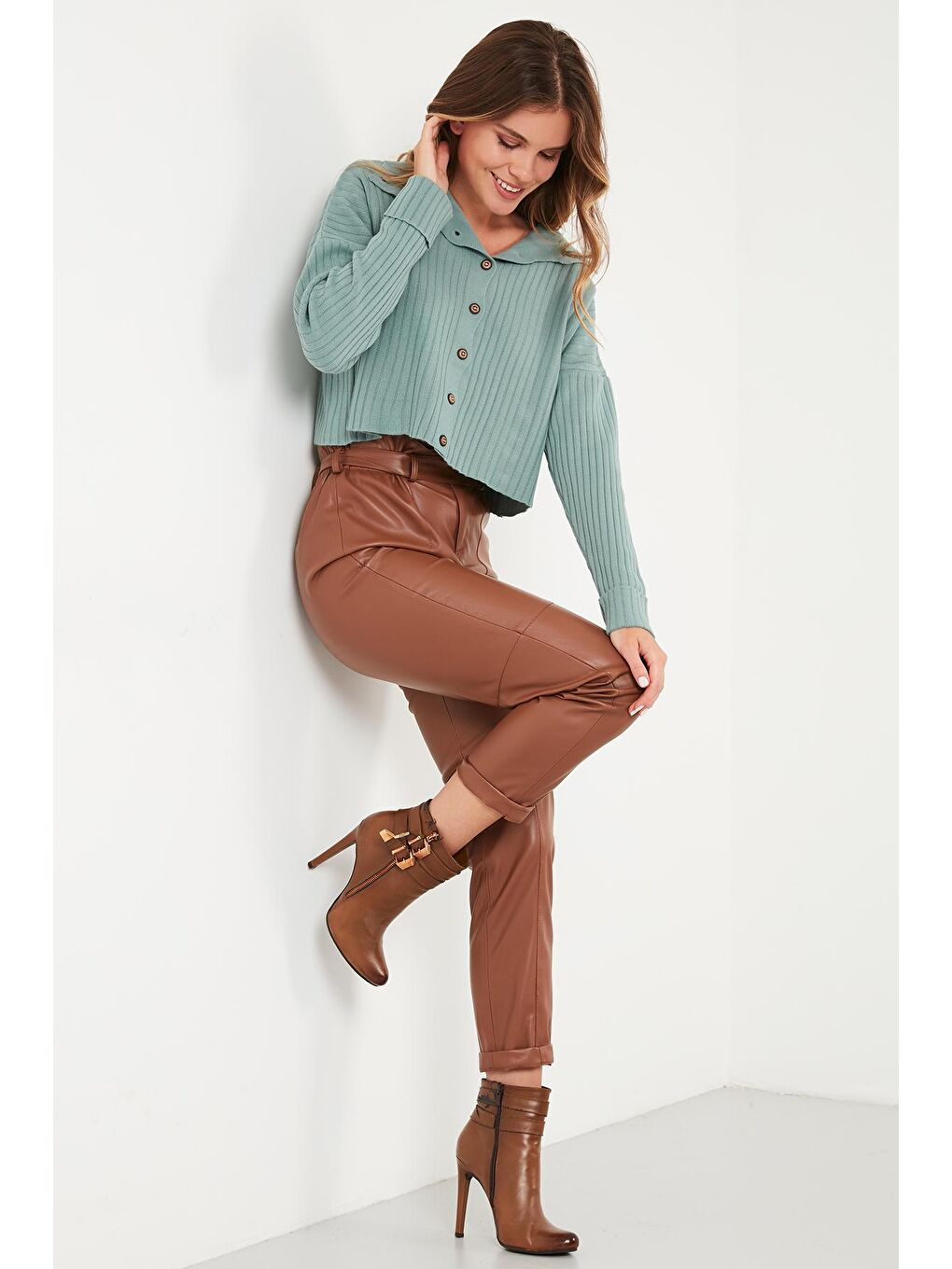 Yeşil Düğmeli Dik Yaka Fitilli Örme Hırka 4616003-3