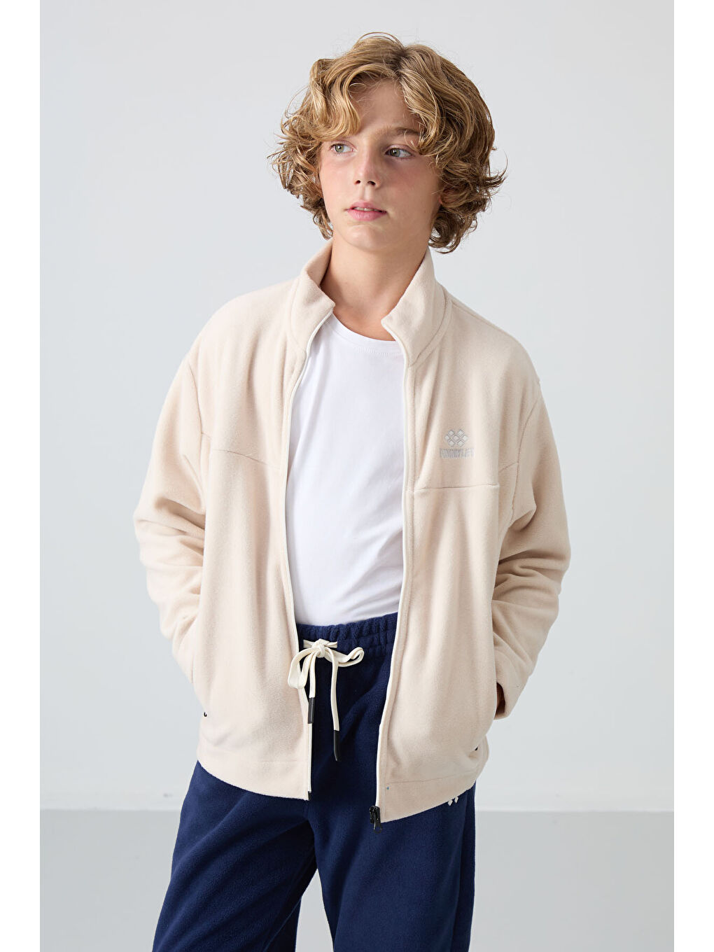 Bej Kalın Yumuşak Dokulu Standart Fit Nakışlı Polar Erkek Çocuk Sweatshirt - 11223-3