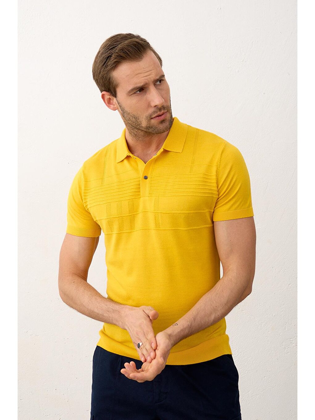 Erkek Çizgi Desenli Slim-Fit Yazlık Triko Tişört Sarı-2