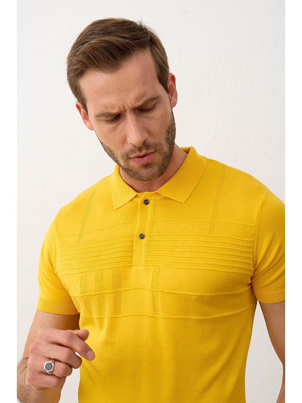 Erkek Çizgi Desenli Slim-Fit Yazlık Triko Tişört Sarı-3