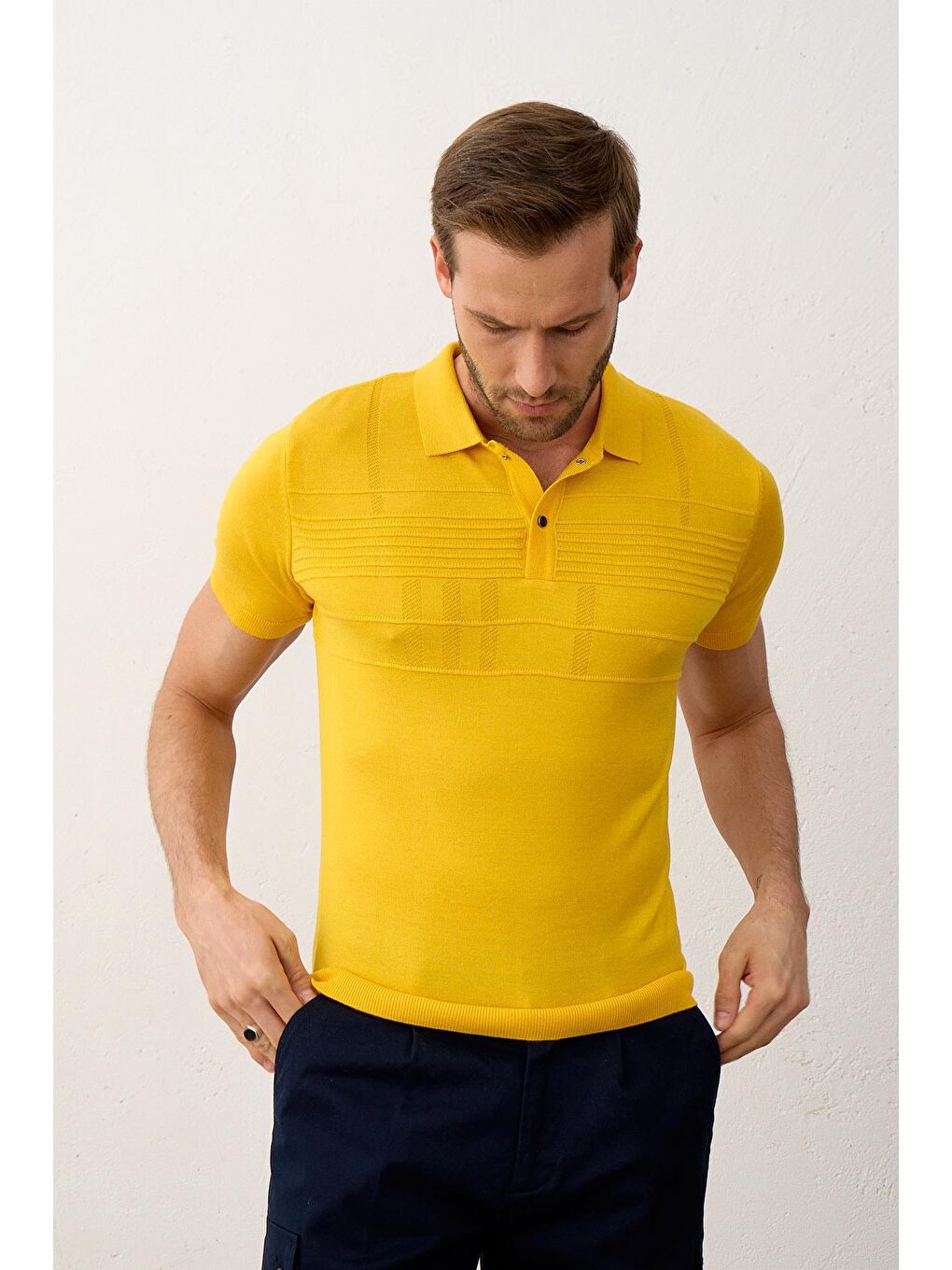 Erkek Çizgi Desenli Slim-Fit Yazlık Triko Tişört Sarı-4