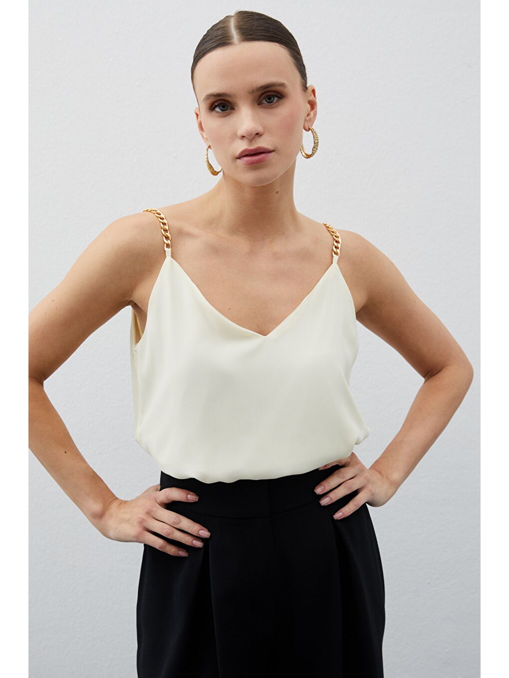 Ekru Zincir Askılı Salaş Bluz - Krem