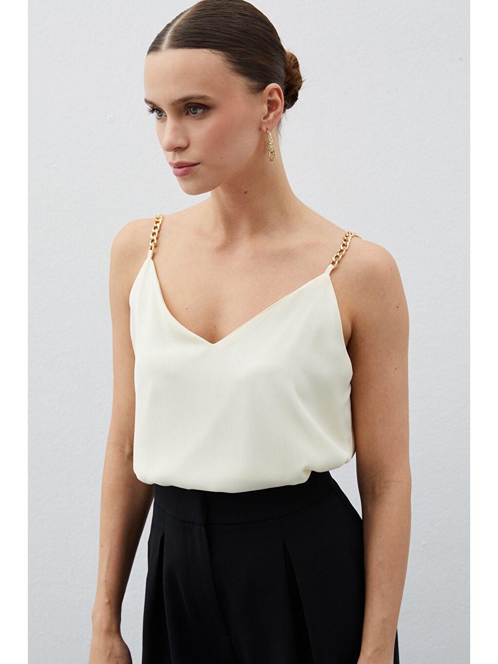 Ekru Zincir Askılı Salaş Bluz - Krem-3