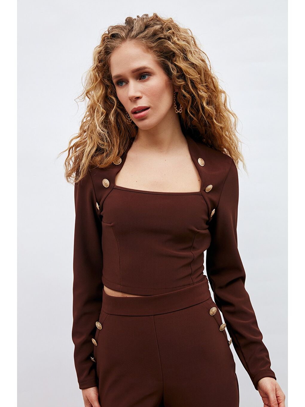 Kahverengi Düğme Detaylı Bluz - Kahve-2