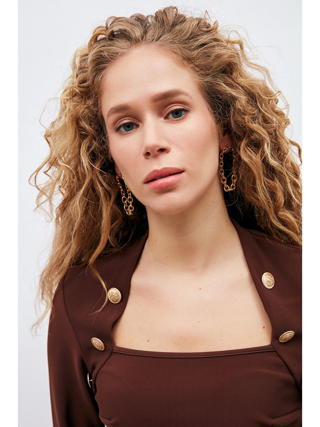 Kahverengi Düğme Detaylı Bluz - Kahve-4