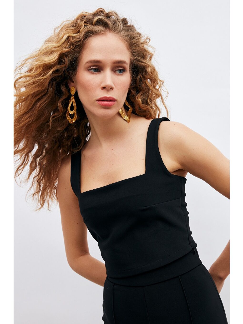 Kare Yaka Crop Bluz - Siyah