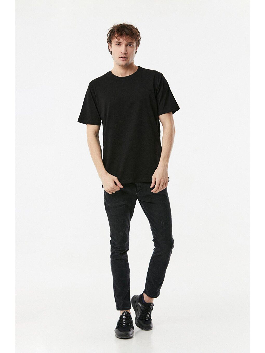 Siyah Basic Bisiklet Yaka Tişört-1