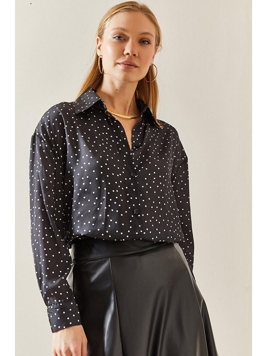 Siyah Desenli Dökümlü Saten Gömlek 4KXK2-47759-02-2