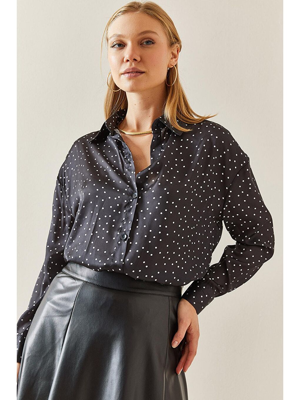 Siyah Desenli Dökümlü Saten Gömlek 4KXK2-47759-02-4