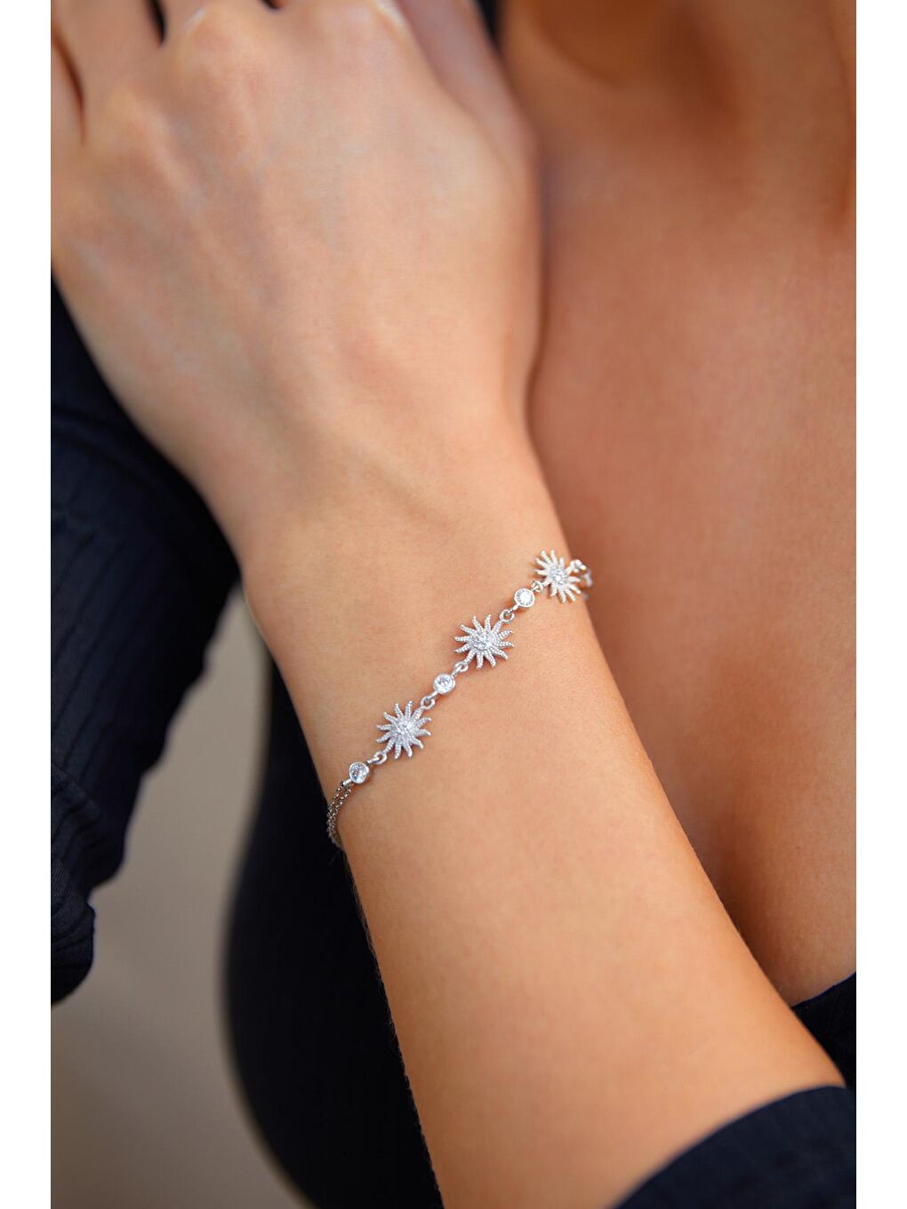 Gri Kadın Gümüş Kaplama 925 Ayar Gümüş 3'lü Güneş Taşlı Bileklik-1