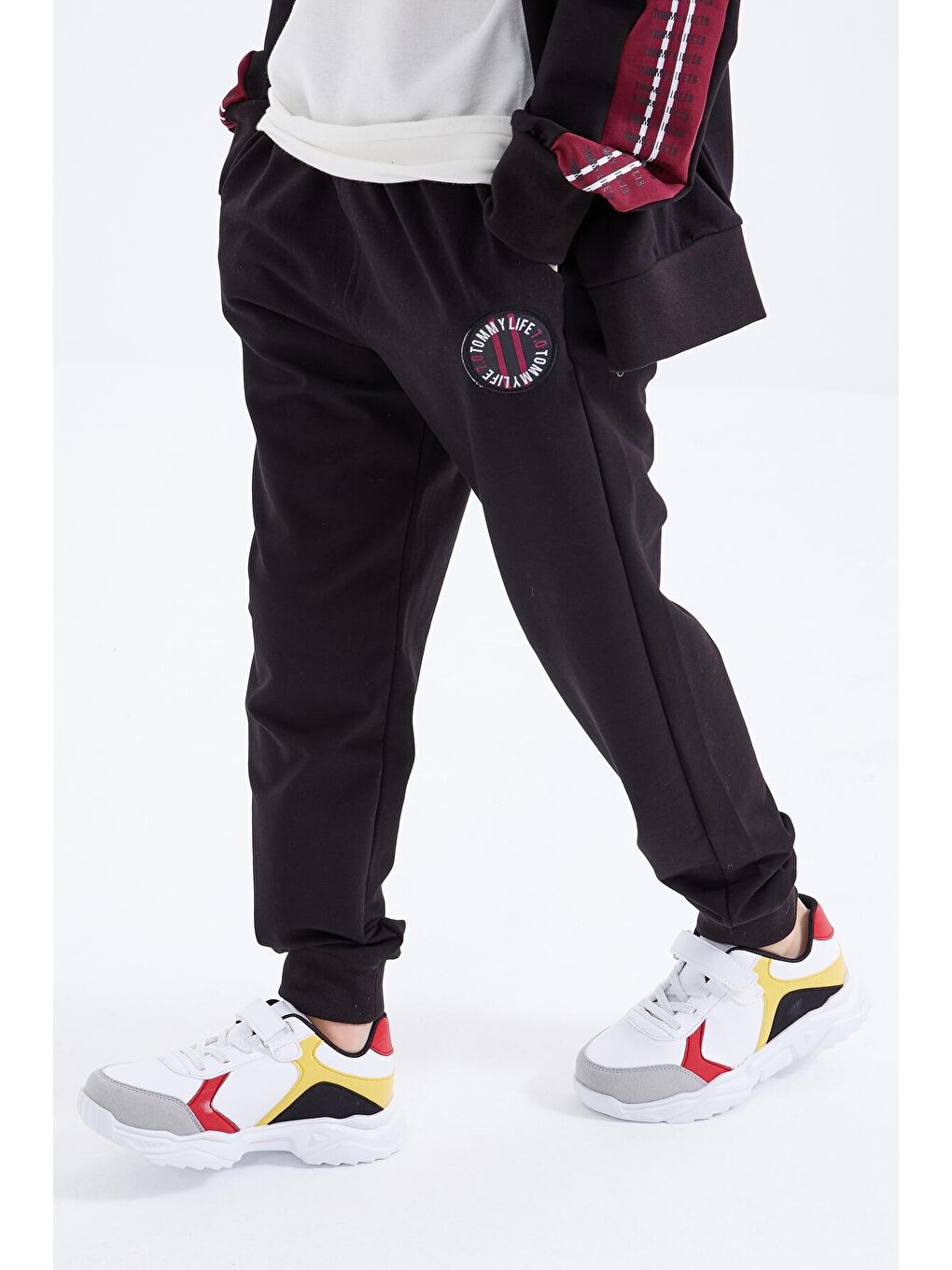 Siyah Dik Yaka Fermuarlı Standart Kalıp Erkek Çocuk Eşofman Takımı - 10810-1