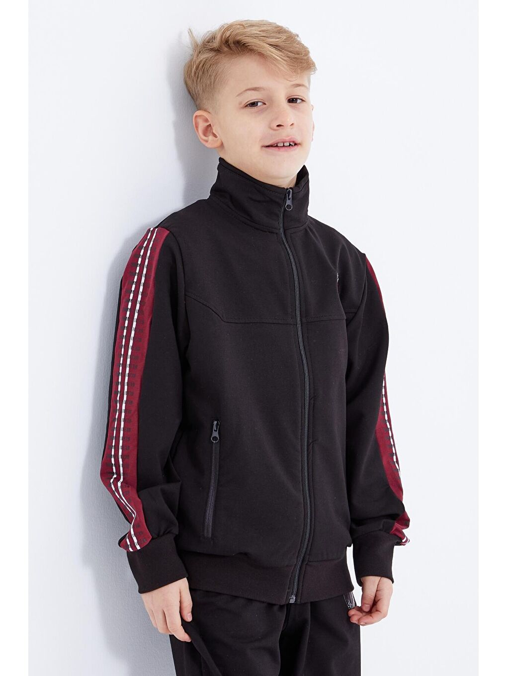 Siyah Dik Yaka Fermuarlı Standart Kalıp Erkek Çocuk Eşofman Takımı - 10810-2