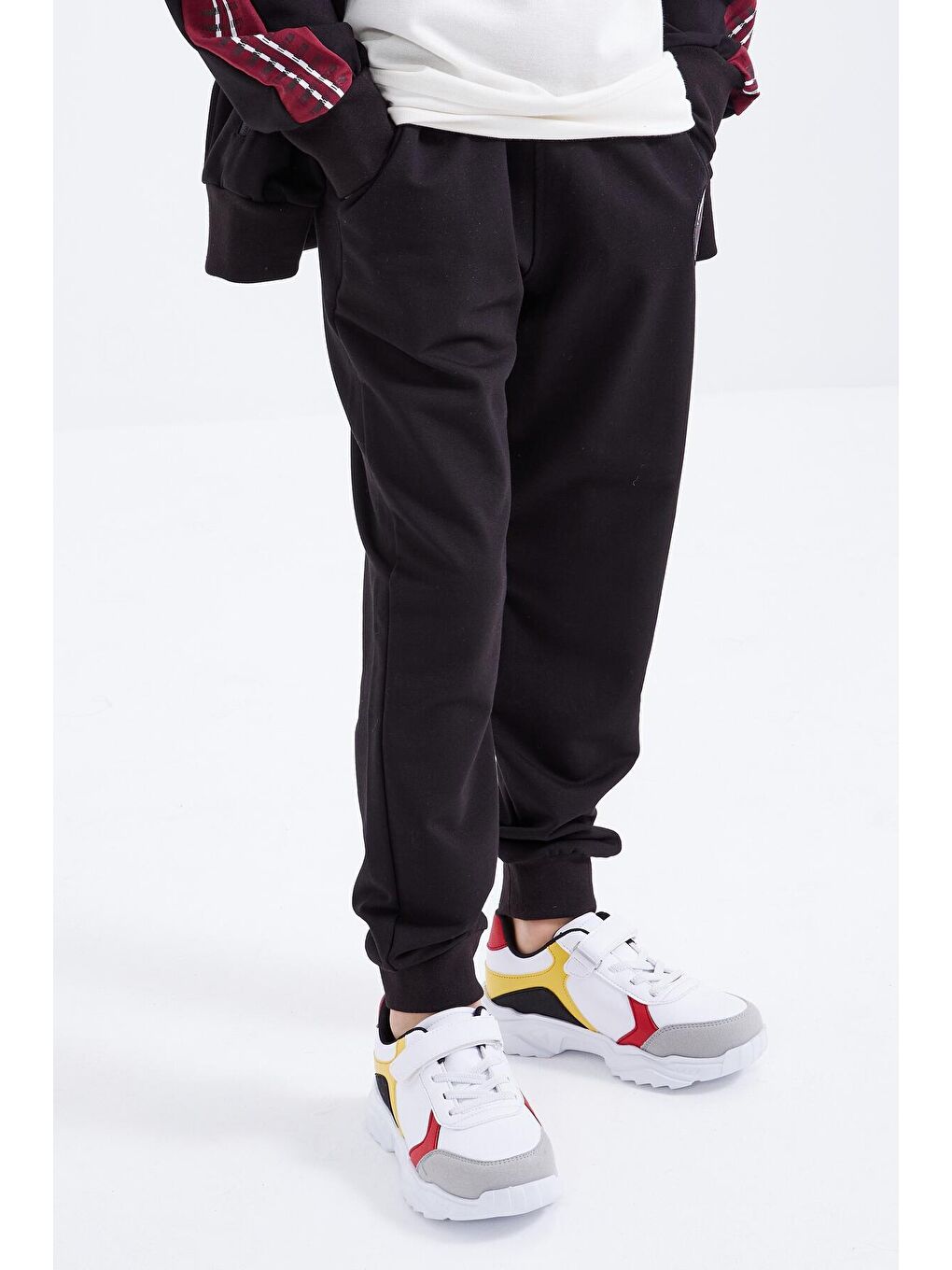 Siyah Dik Yaka Fermuarlı Standart Kalıp Erkek Çocuk Eşofman Takımı - 10810-4