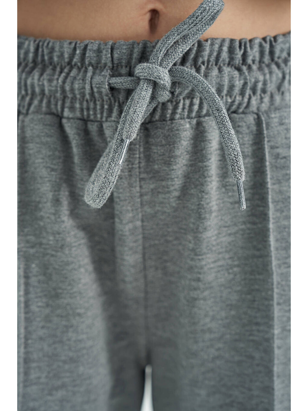 Gri Melanj Yan Bant Detaylı Bağcıklı Rahat Kalıp Geniş Paça Kız Çocuk Eşofman Alt - 75119-2