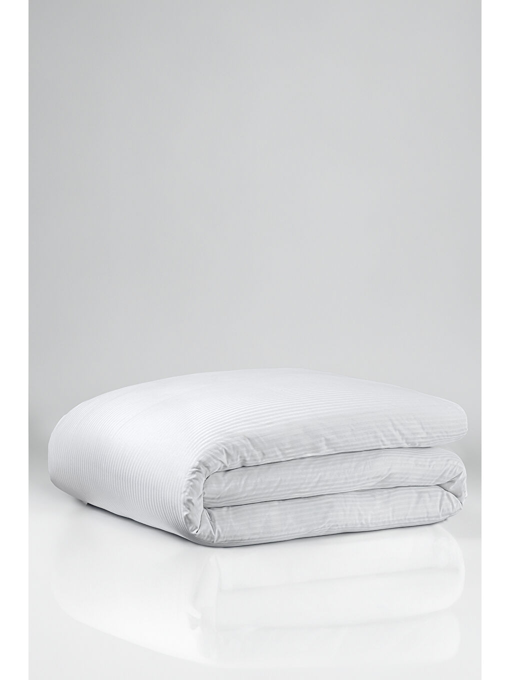 Beyaz Risus Serisi Otel Nevresimi (Yorgan Kılıfı) 200x220 83 Tel