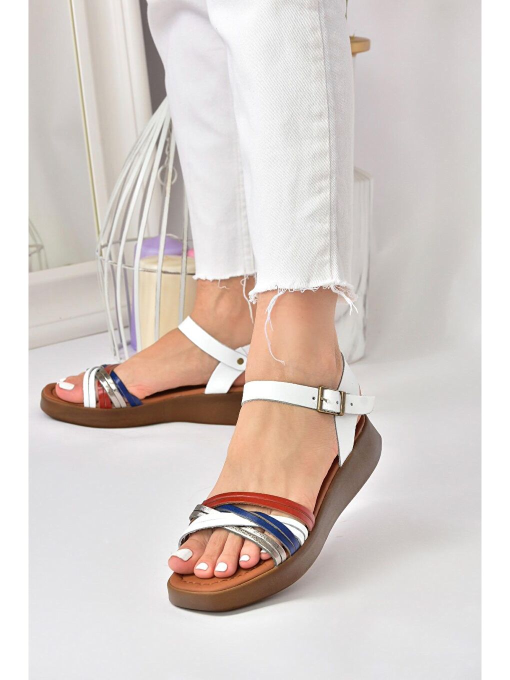 Lacivert/Beyaz/Kırmızı Hakiki Deri Günlük Kadın Sandalet M291030503