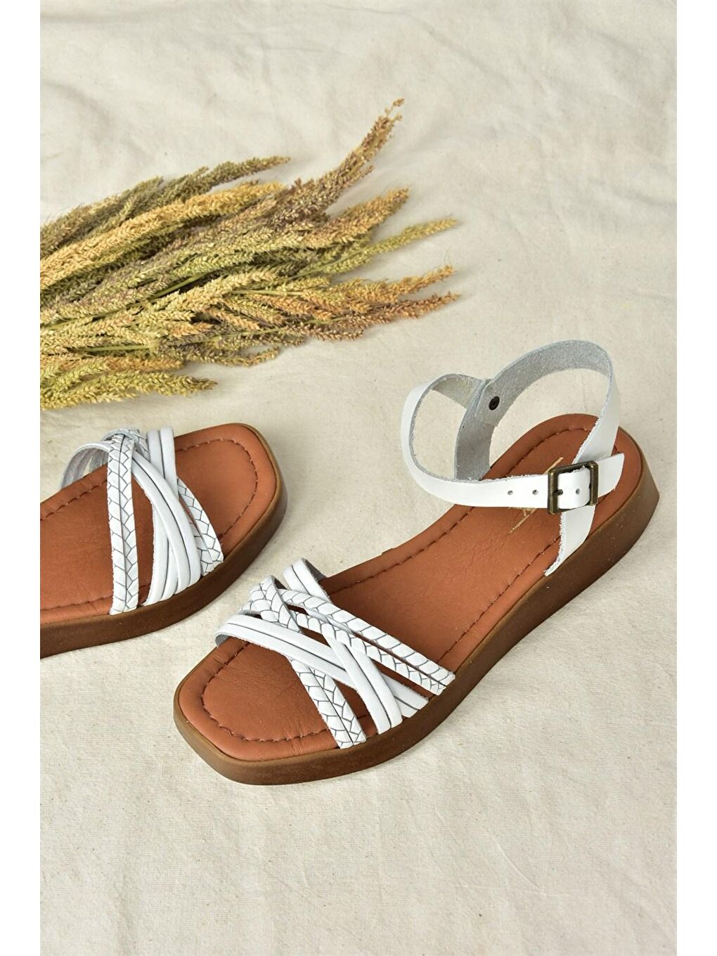 Beyaz Hakiki Deri Günlük Kadın Sandalet M291030503-4