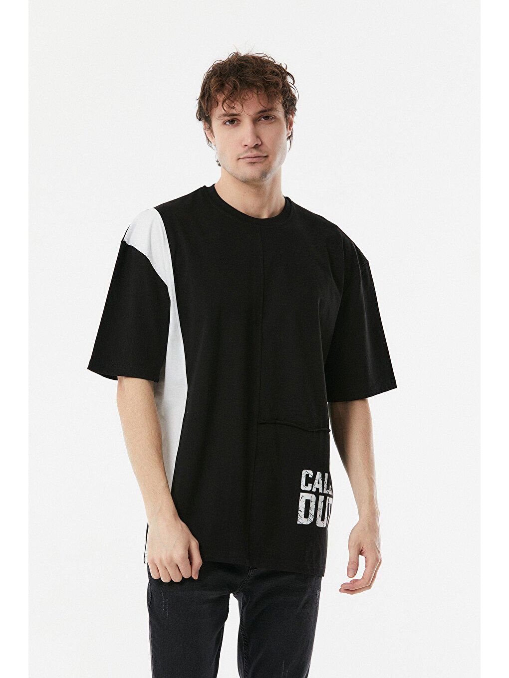 Siyah Renk Bloklu Bisiklet Yaka Oversize Tişört