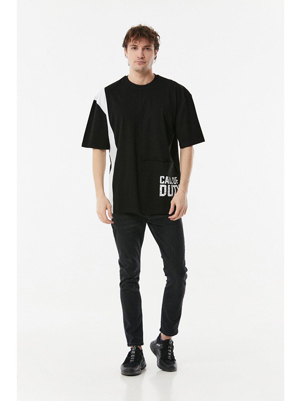 Siyah Renk Bloklu Bisiklet Yaka Oversize Tişört-1