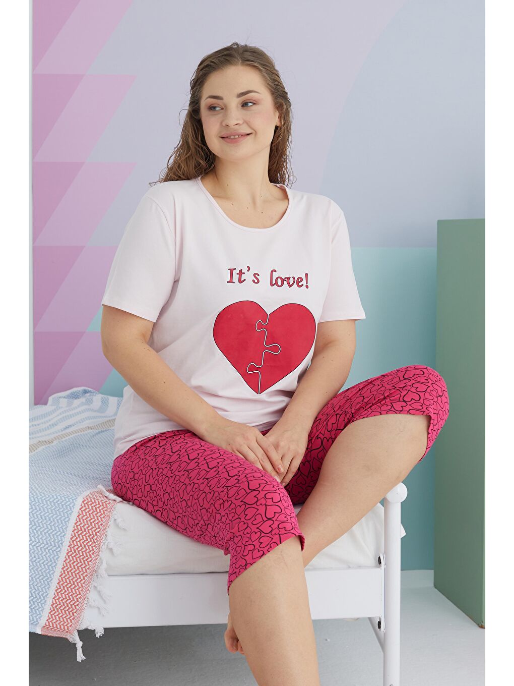 Pembe Curve Büyük Beden Pamuklu Örme Kapri Pijama Takımı