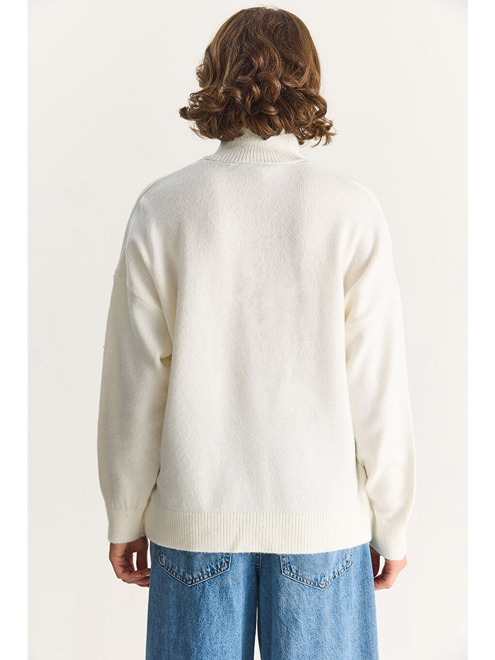 Beyaz Kadın Patlı Düğme Detaylı Triko Kazak TK-6