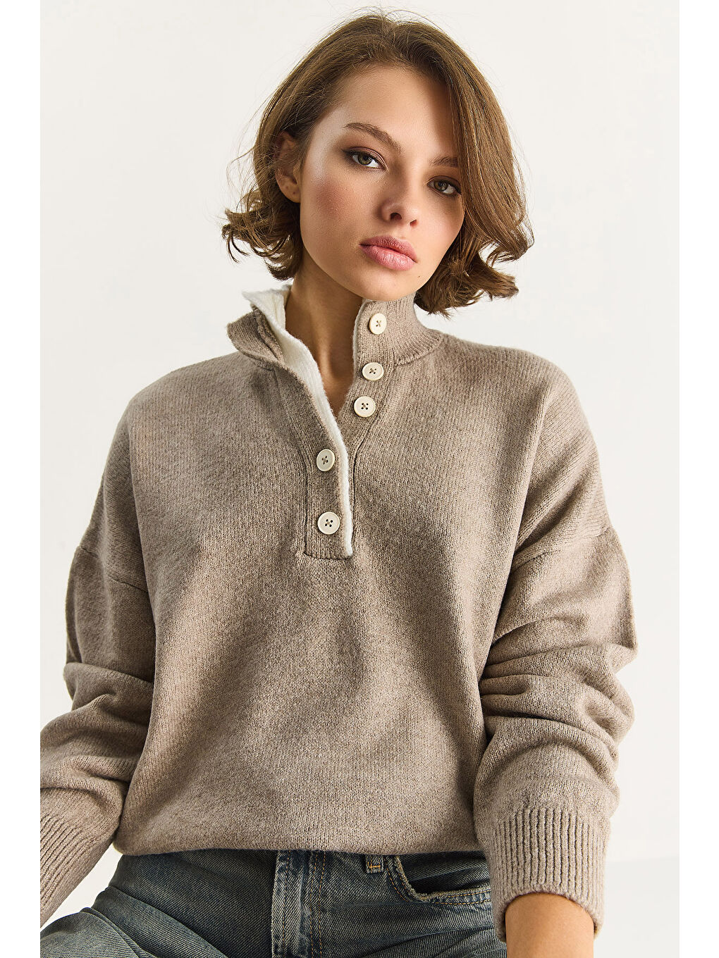 Bej Kadın Patlı Düğme Detaylı Triko Kazak TK-2