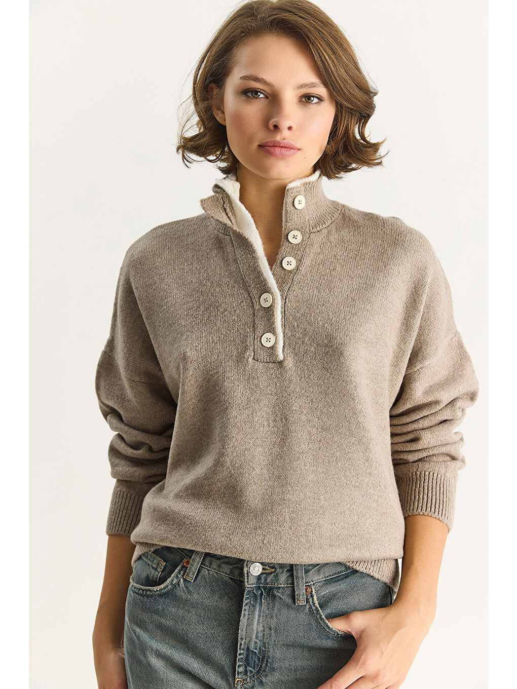 Bej Kadın Patlı Düğme Detaylı Triko Kazak TK-4