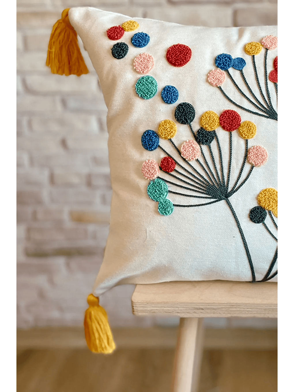 Ekru Punch İşlemeli Tekli Dekoratif Özel Tasarım Kırlent Kılıfı (panç)-1