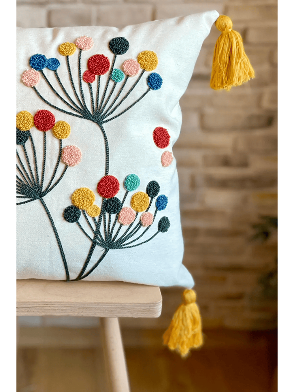 Ekru Punch İşlemeli Tekli Dekoratif Özel Tasarım Kırlent Kılıfı (panç)-2