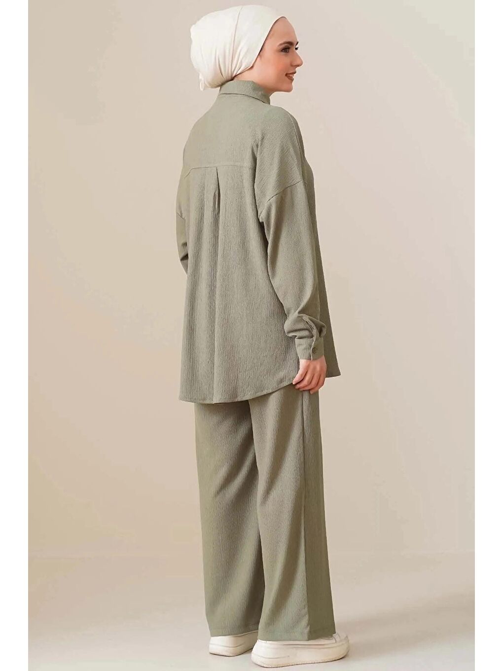 Kadın Tesettür Çağla Yeşil Geniş Kalıp Alt-Üst İkili Örme Takım HZL24W-BD158581-3