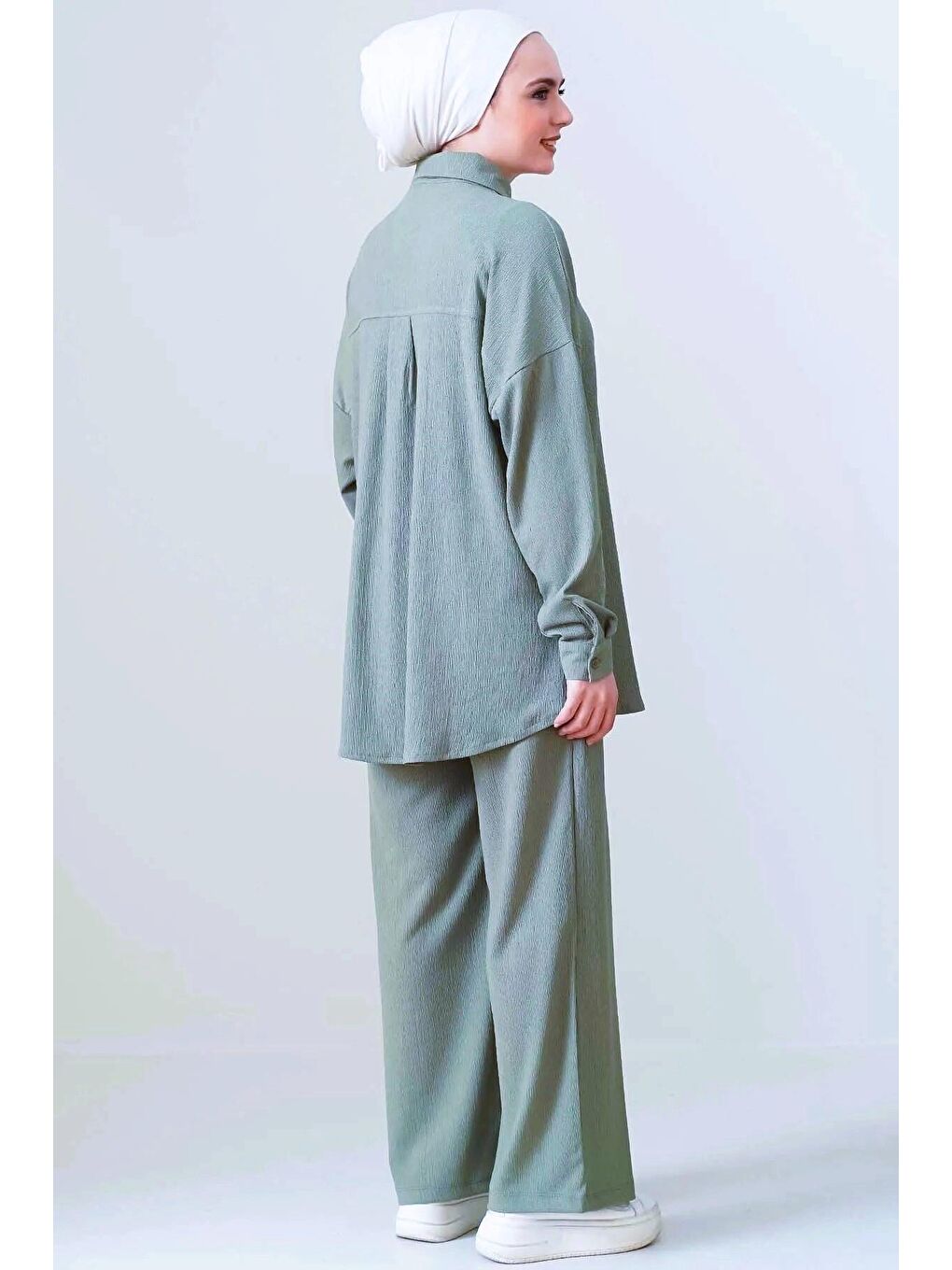 Kadın Tesettür Zümrüt Yeşili Geniş Kalıp Alt-Üst İkili Örme Takım HZL24W-BD158581-2