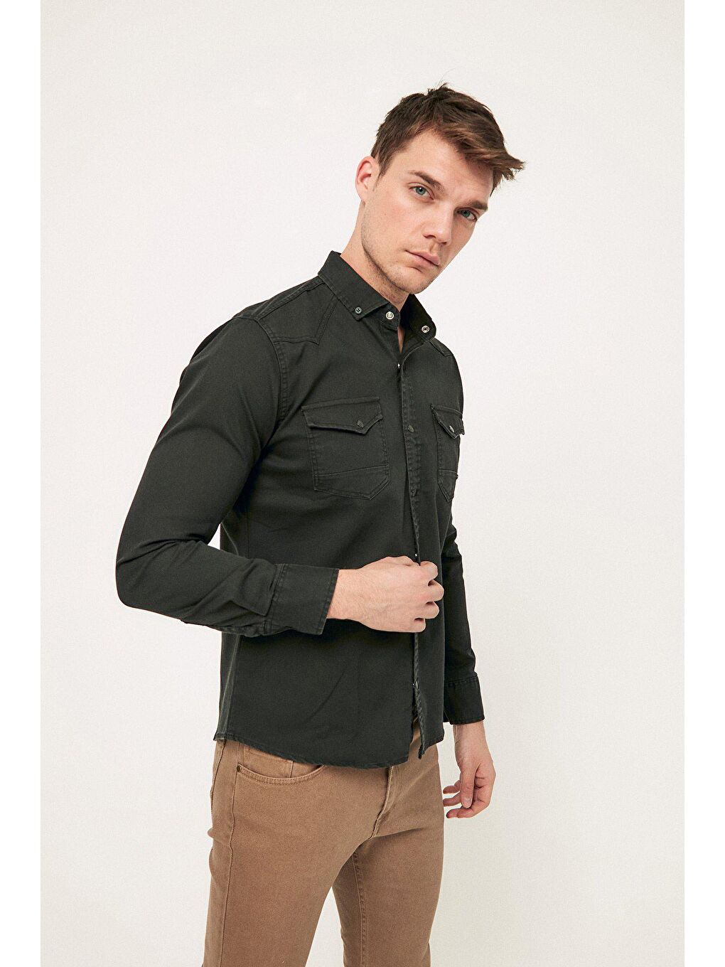 Siyah Çift Cepli Çıtçıtlı Gabardin Gömlek