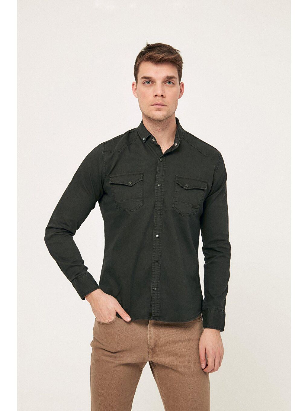 Siyah Çift Cepli Çıtçıtlı Gabardin Gömlek-1