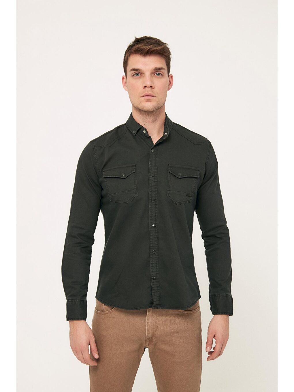 Siyah Çift Cepli Çıtçıtlı Gabardin Gömlek-4