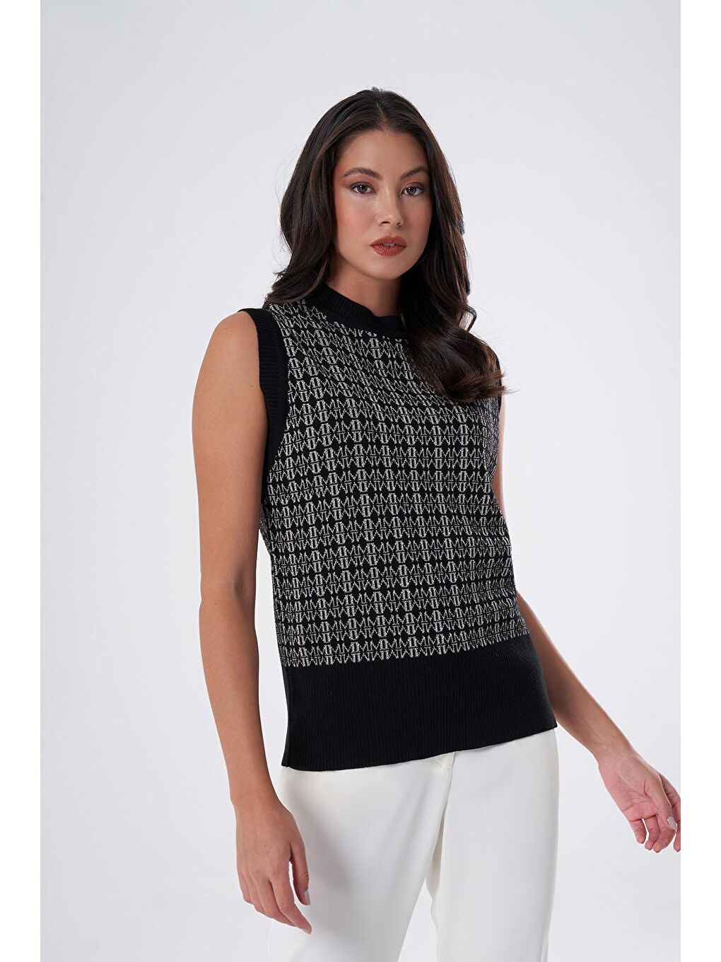 M Desenli Triko Siyah Süveter-1