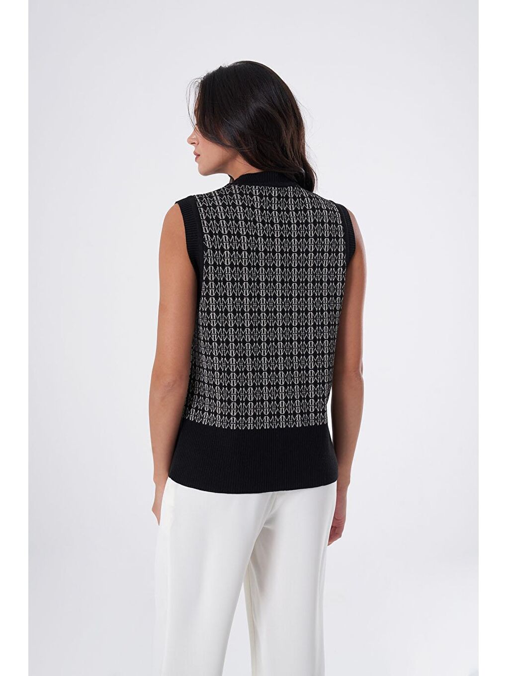 M Desenli Triko Siyah Süveter-3