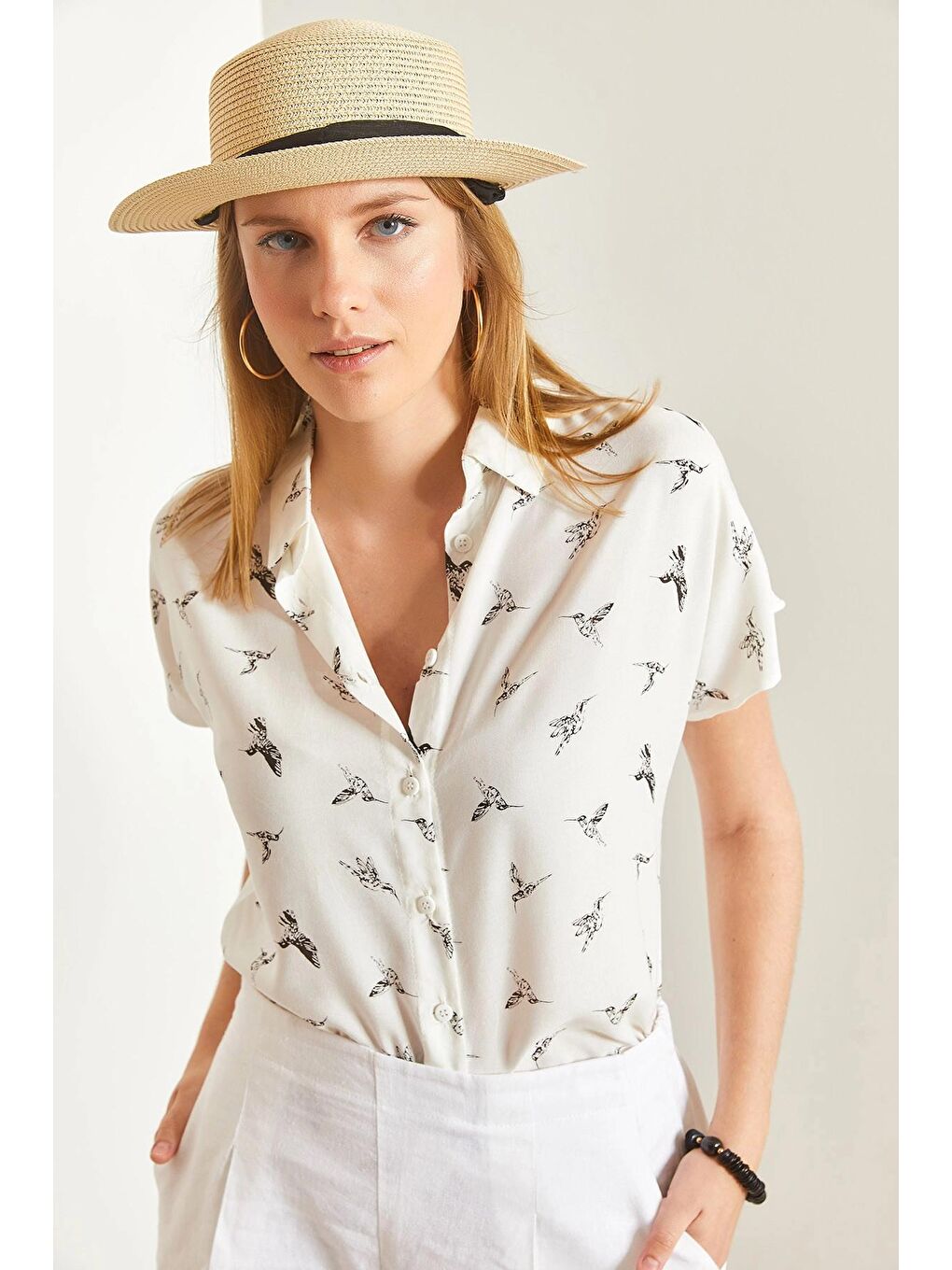 Beyaz Kadın Kısa Kol Desenli Viskon Gömlek-3