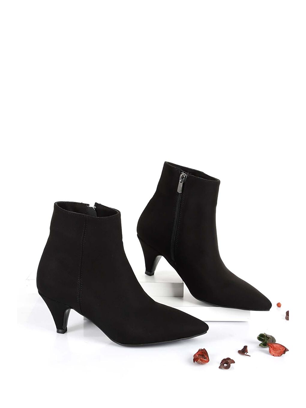 Siyah SİYAH  Sivri Burun İnce Topuklu Fermuarlı Kadın Günlük Bot 32132