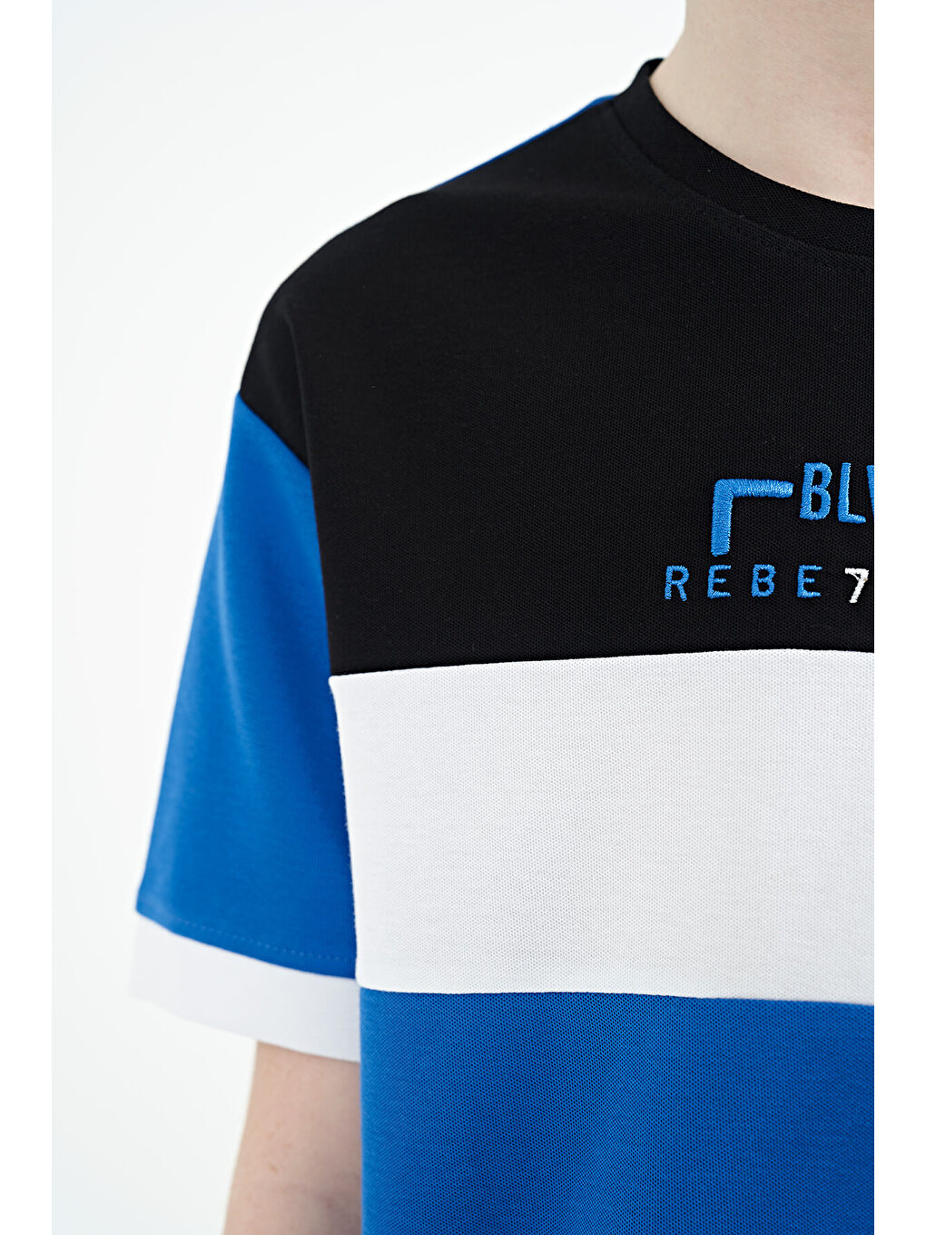 Mavi Saks Renk Geçişli Nakışlı Oversize Erkek Çocuk Tişört - 11159-4