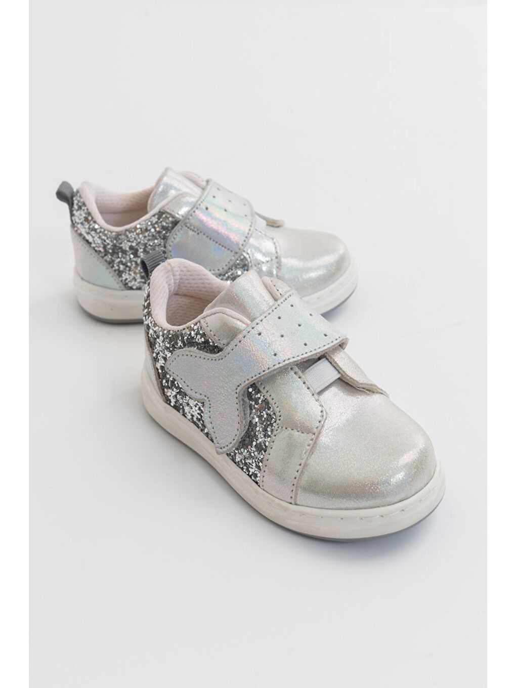 Gri Kız Çocuk Gümüş Deri Ortopedik Destekli Çocuk Ayakkabı-1