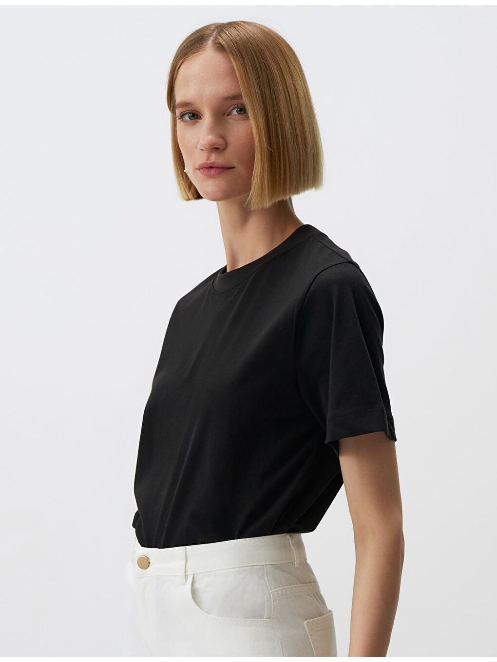 Siyah Bisiklet Yaka Basic Pamuklu Tişört-2