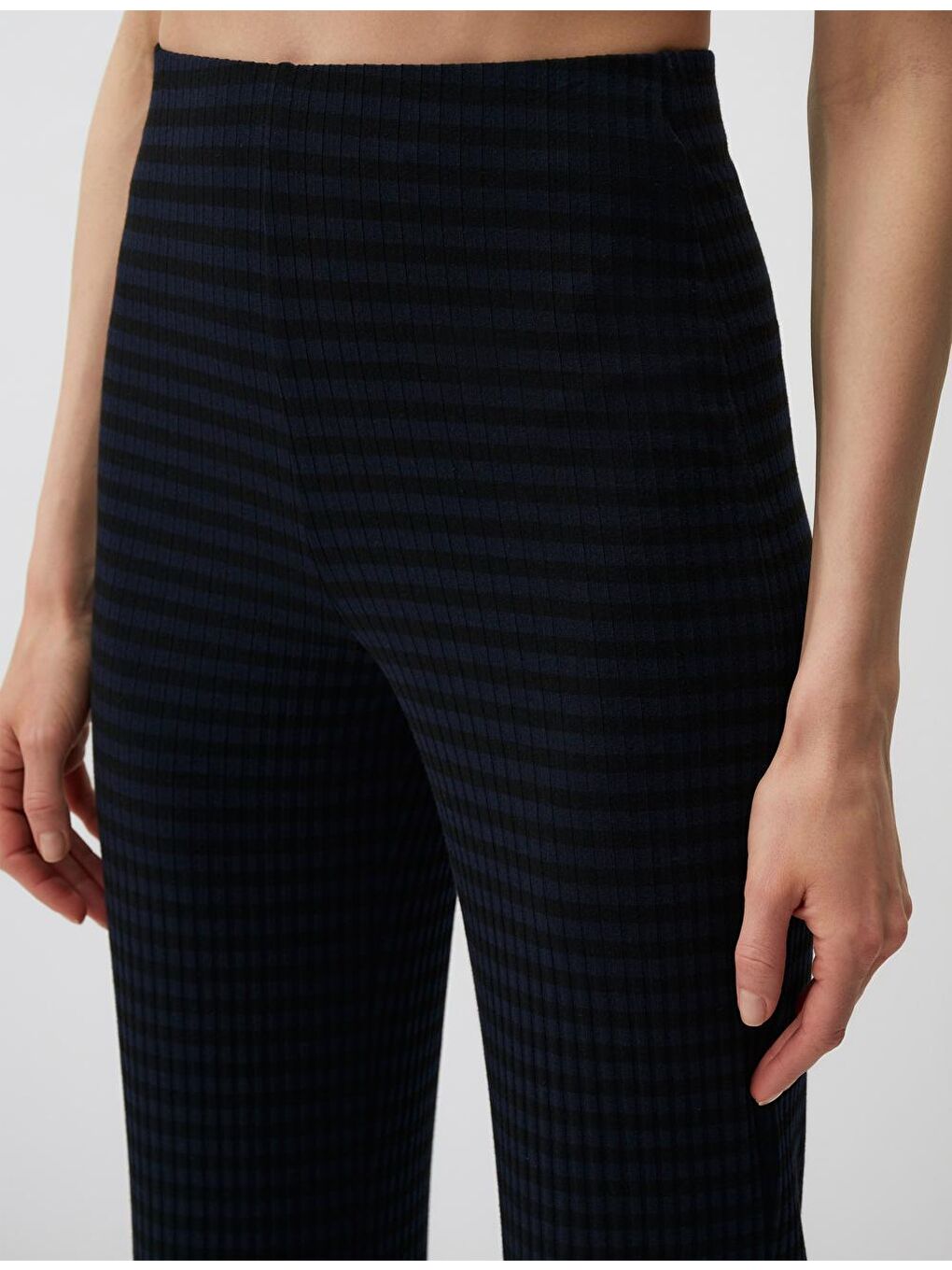 Lacivert Desenli Yüksek Bel Bol Paça Pantolon-4