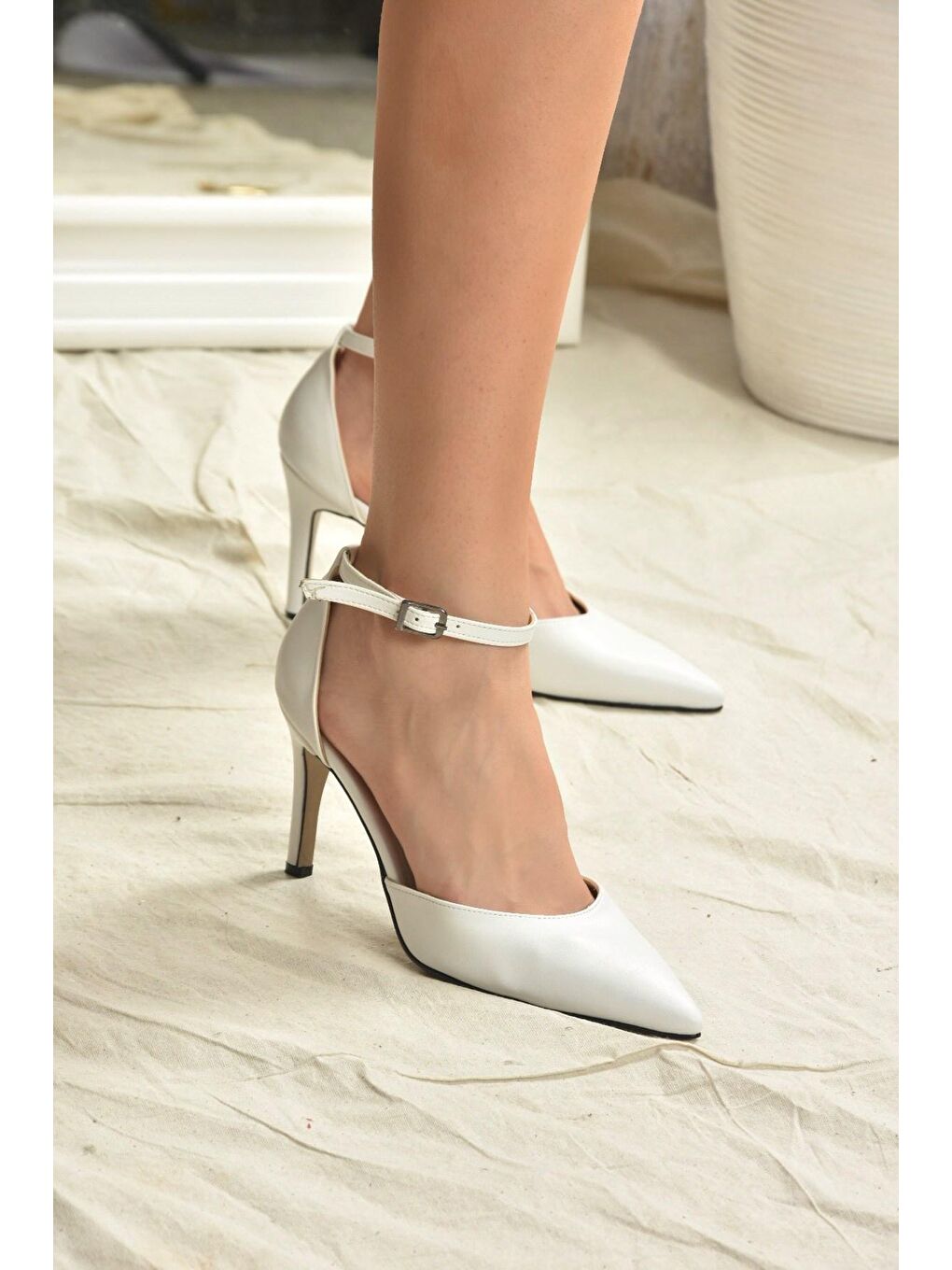 Beyaz Topuklu Kadın Ayakkabı K404010709-3