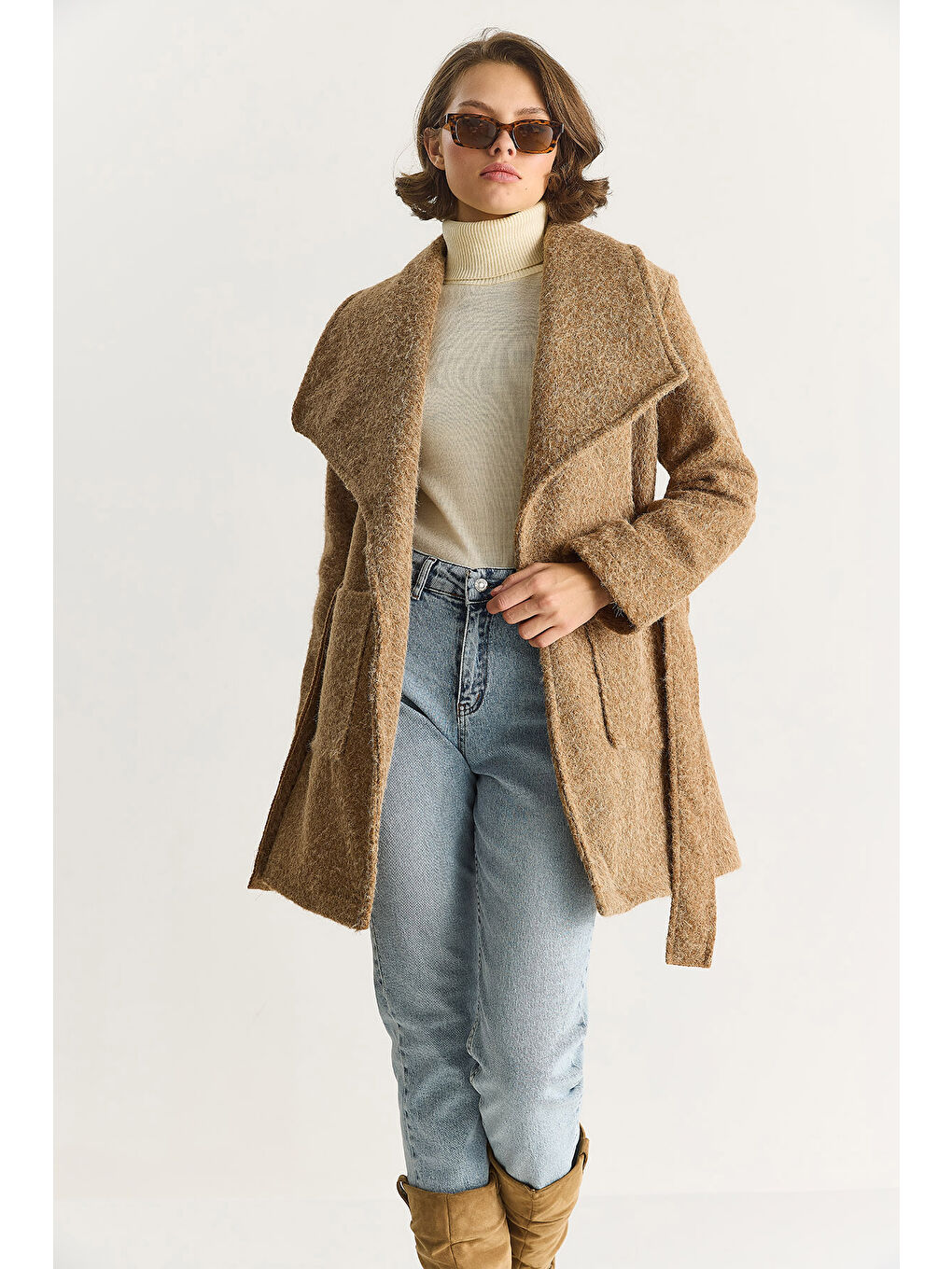 Kahverengi Kadın Kruvaze Yaka Astarlı Kuşak Bağlamalı Kırçıllı Kaşe Kaban-1