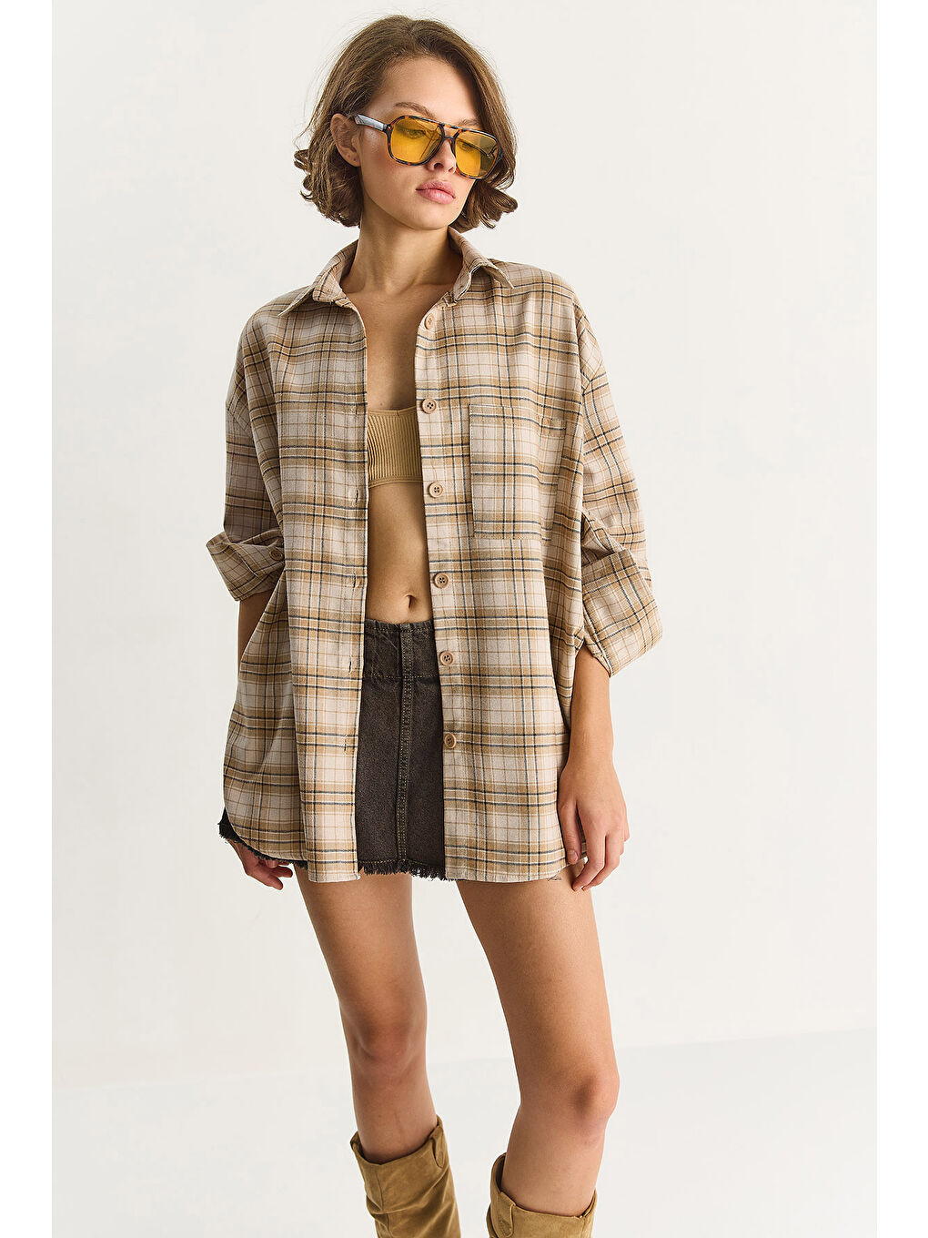 Bej Kadın Tek Cep Detaylı Oversize Ekose Gömlek