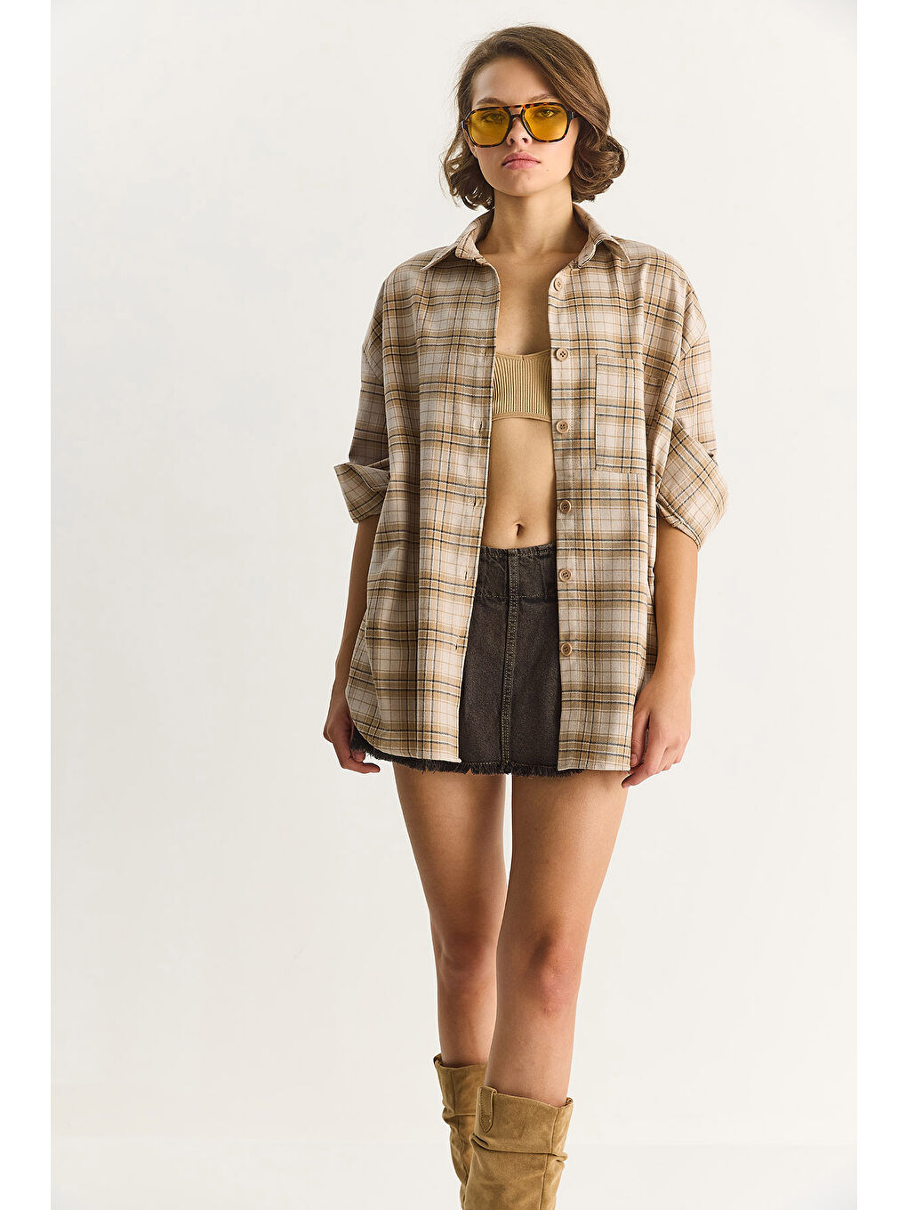 Bej Kadın Tek Cep Detaylı Oversize Ekose Gömlek-1